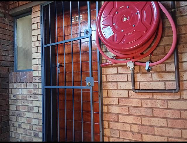 2 BEDROOM TOWNHOUSE FOR SALE IN KIBLER PARK